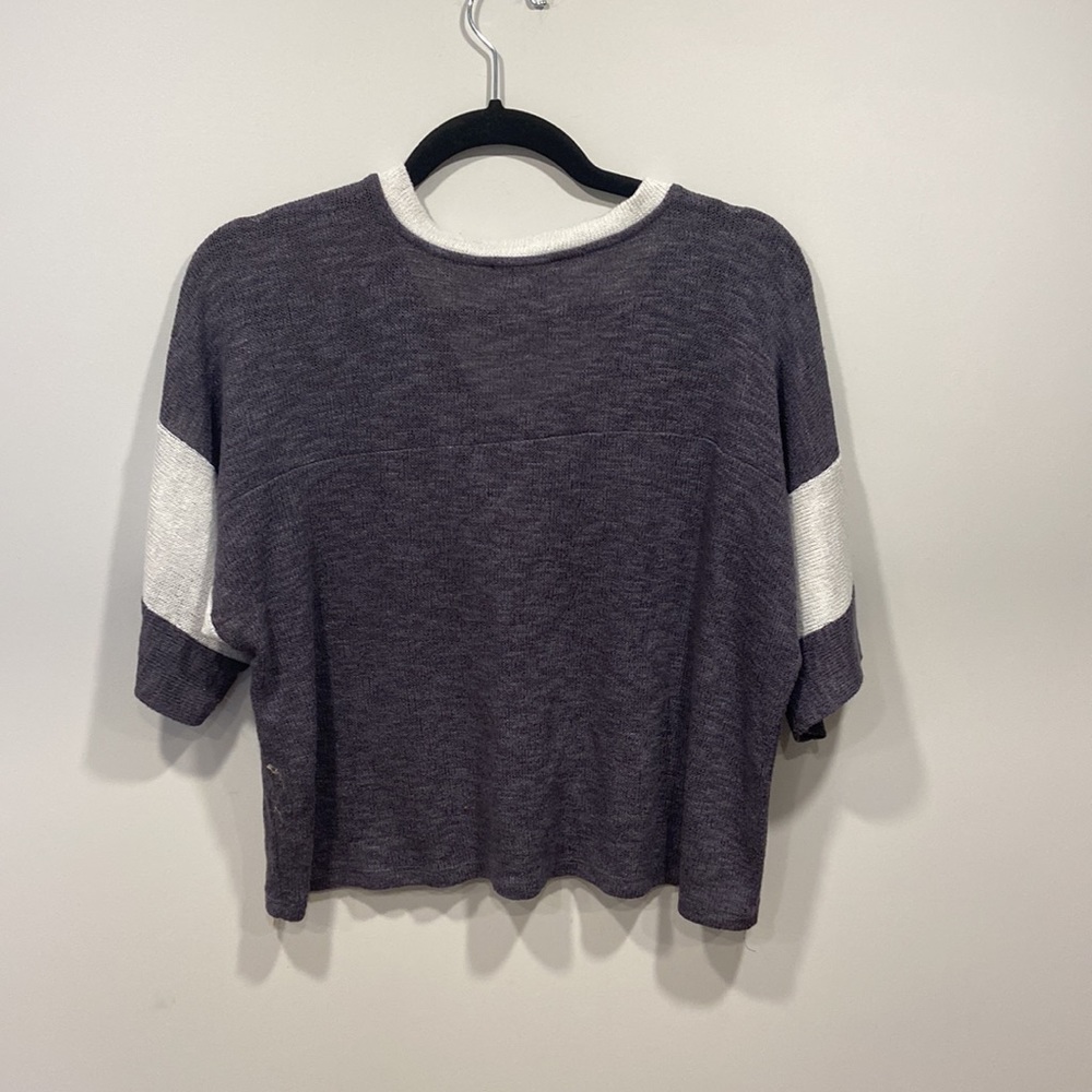 Grey top - Picture 4 of 4